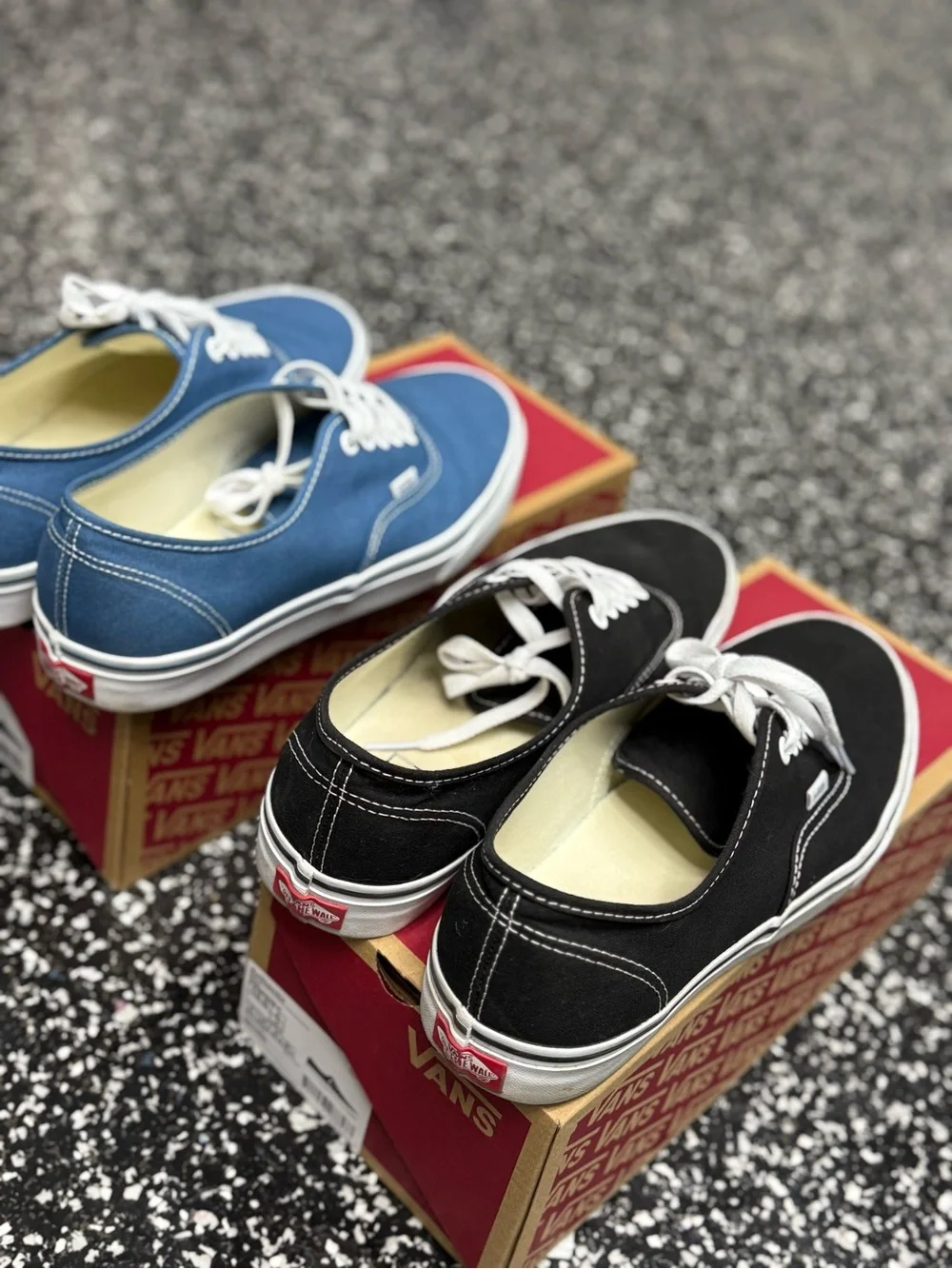 Vans Authentic Sz 10 Mens 2PAIRS